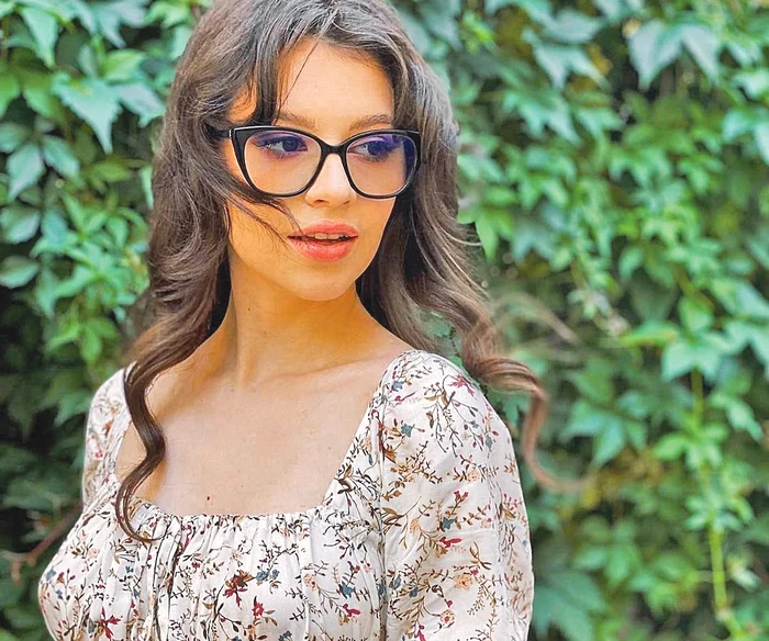 
    Cleopatra, alături de iubitul ei, Edward Sandu  