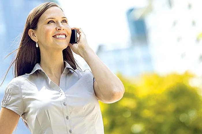 Tarifele de interconectare sunt plătite între operatori pentru convorbirile clienţilor în afara reţelei la care sunt abonaţi sau au cartelă prepaid.