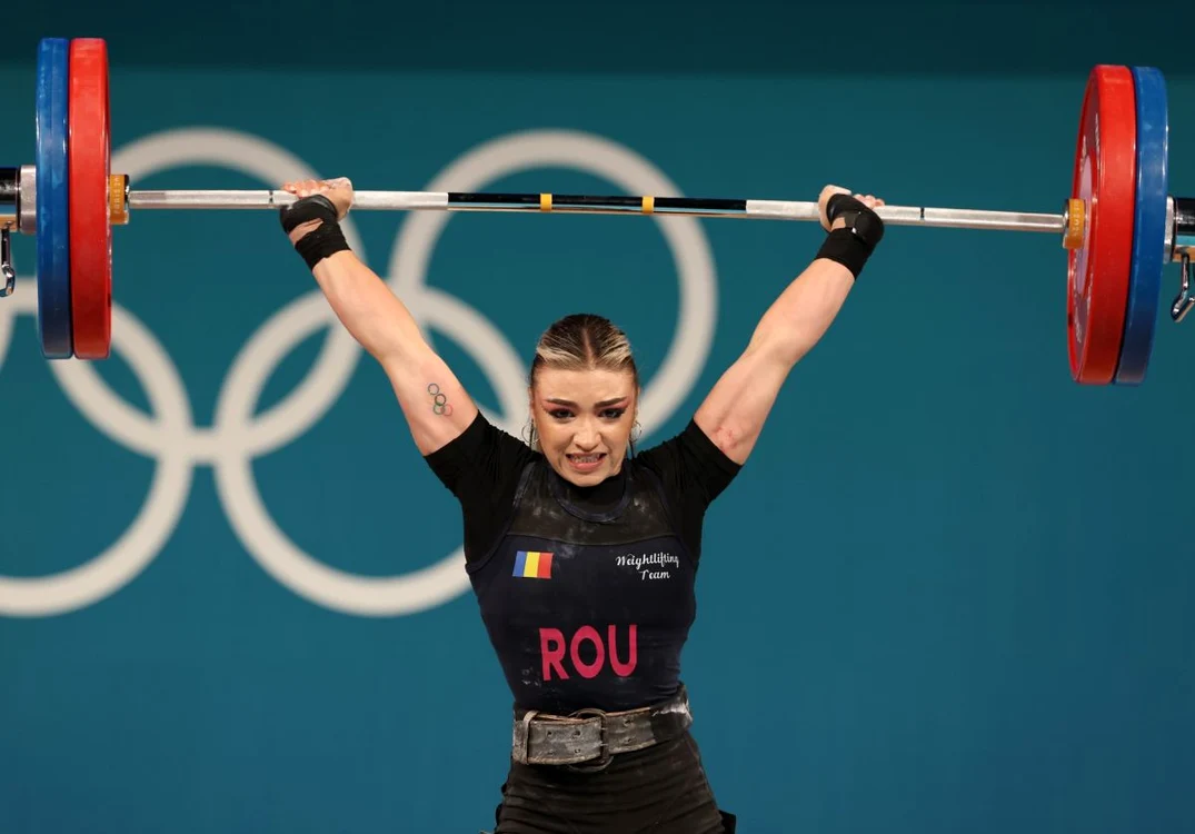 Mihaela Cambei a cucerit medalia de argint la haltere (FOTO: Profimedia)