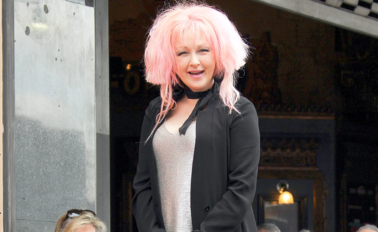 
    Cyndi  Lauper,  62 de ani  
