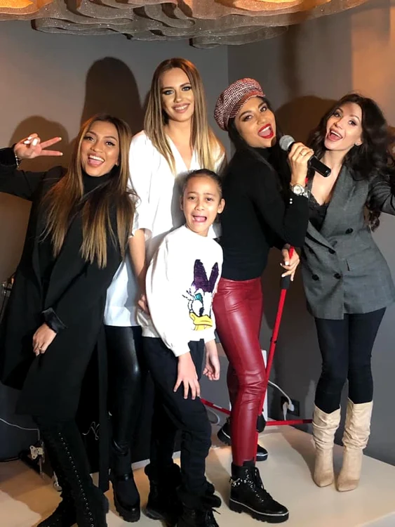 Bella Santiago, alături de Nasrin Ameri, Antonia şi Anda Călin