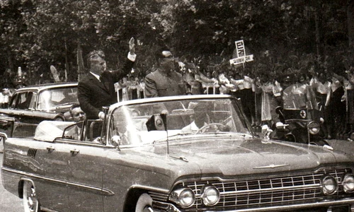 Vizita oficială a lui Nicolae Ceaușescu în Republica Democrată Coreeană, în iunie 1971 (© „Fototeca online a comunismului românesc”, cota: 69/1971)