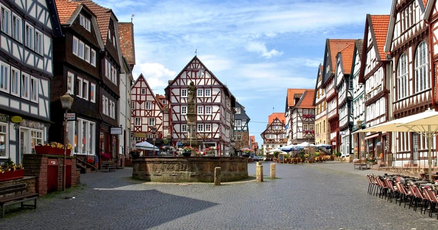 Orăşelul Fritzlar, unul dintre punctele turistice ale circuitului FOTO www.oly-forum.com