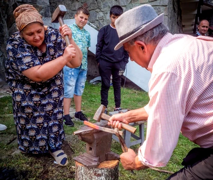 Copiii iau contaact cu meșteșuguri uitate, FOTO Adina Oprescu