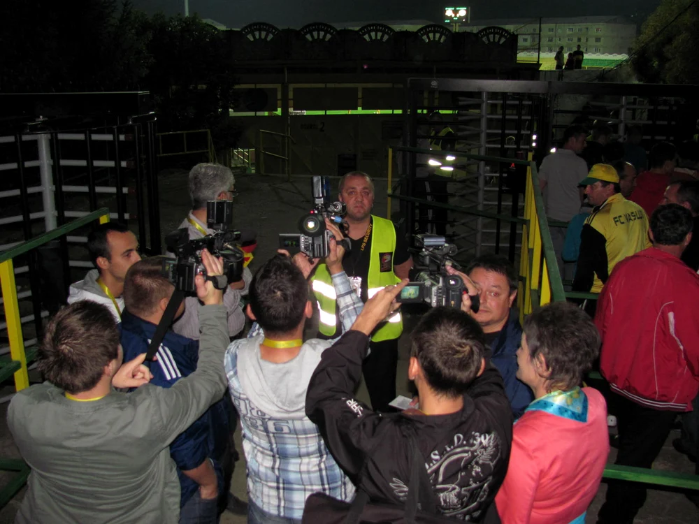 Agentul de pază le-a interzis jurnaliştilor accesul în stadion