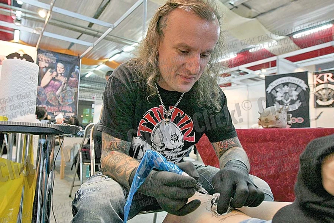 Ovidiu are tatuată  80% din suprafaţa corpului