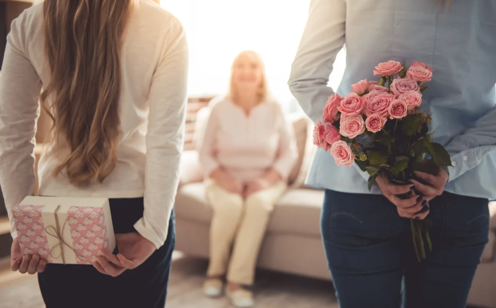 Ce cadou faci cuiva care nu te place? Psihologii explică mecanismele ascunse din spatele darurilor pasiv-agresive