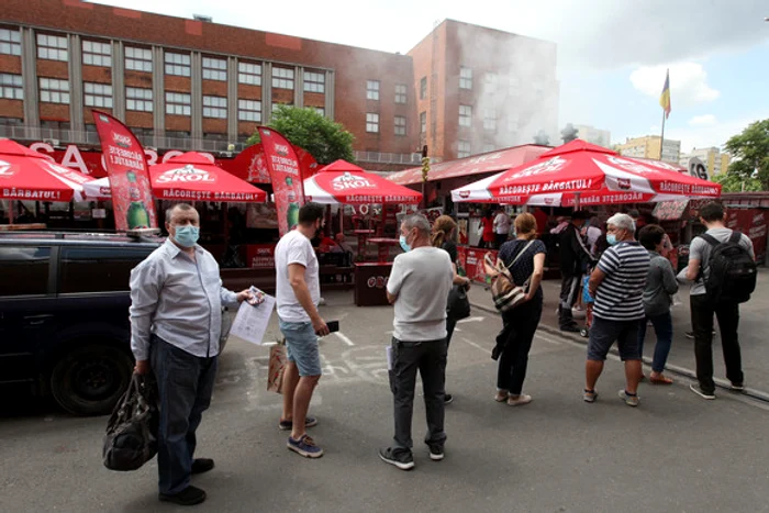 Cămaşa cu mânecă lungă nu e indicată la vaccinFoto: Sever Gheorghe