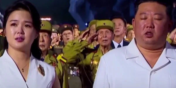 Prima doamnă a Coreei de Nord plânge