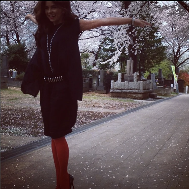 Inna in parc la Tokyo