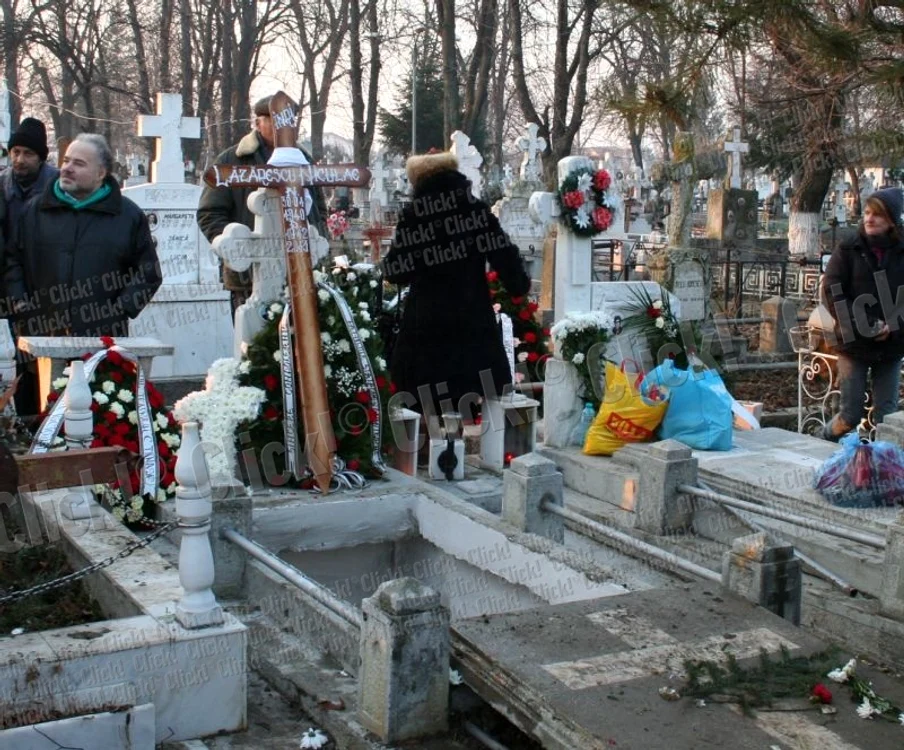 Vasile Muraru l-a condus pe Nae Lăzărescu, partenerul său de scenă, pe ultimul drum (Foto: Ştefan Borcea)