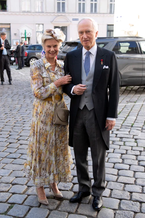 Prințesa Astrid, azi Arhiducesă a Austriei, cu soțul ei, Arhiducele Austriei. FOTO: Getty Images