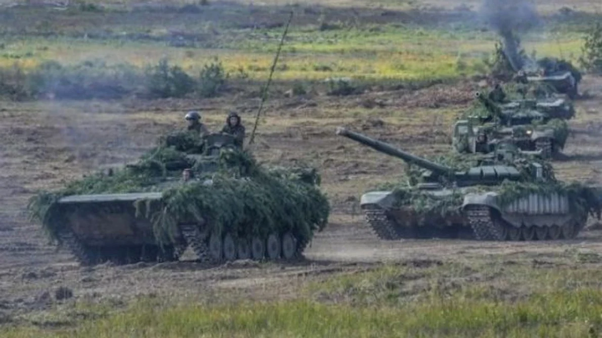 Rusia a dislocat cel puţin un batalion de tancuri T 80 U în apropiere de graniţa cu Ucraina jpeg