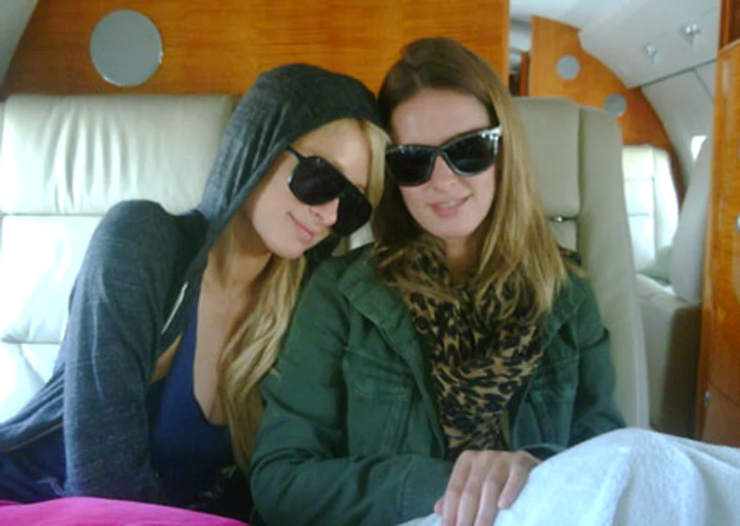 
    Fotografie din avionul care a adus-o pe Hilton la Madrid (Foto: twitpic.com/photos/ParisHilton)  