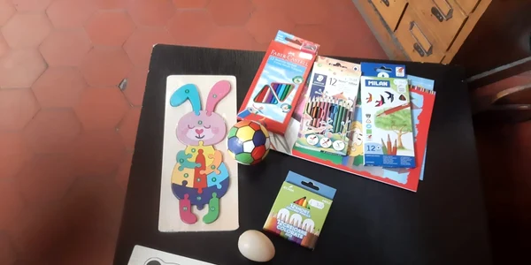Jucării şi cărţi pentru copiii din Ucraina FOTO Ioan Buciumar