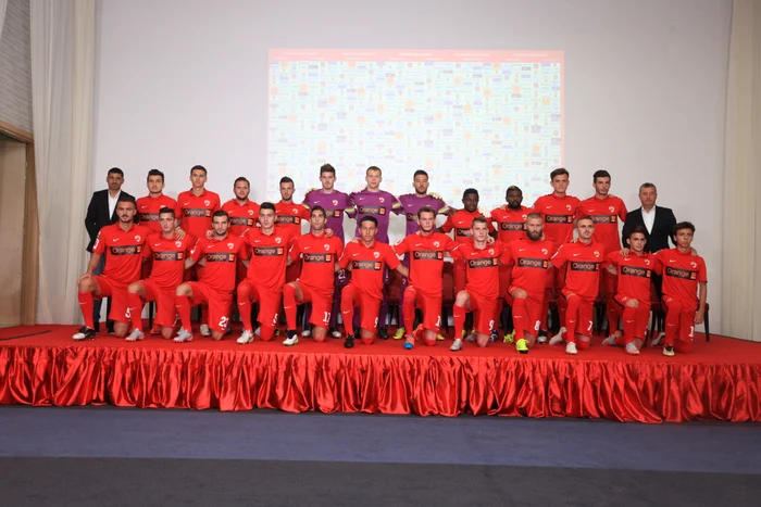 
    Noul lot al lui Dinamofoto: Roberto Sălceanu  