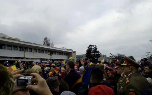 Trenul regal a fost primit cu mare entuziasm la Braşov. FOTOSimona Suciu