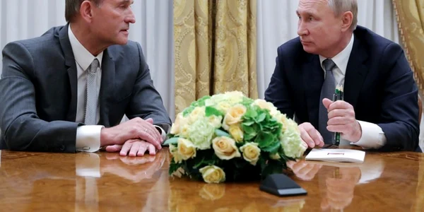 Vladimir Putin si Viktor Medvedciuk FOTO EPA-EFE