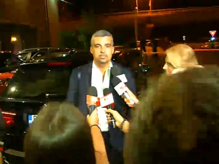 Aurelian Temişan a venit singur la petrecere