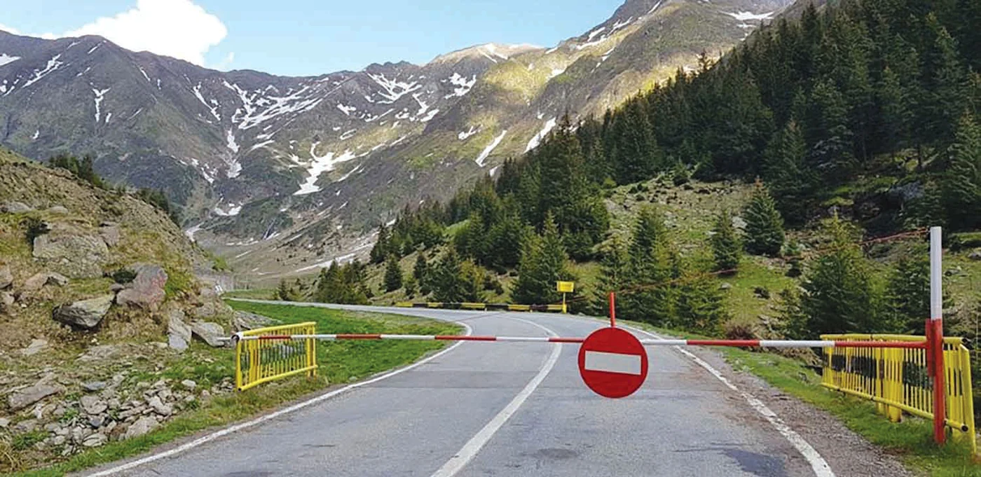 De obicei, la începutul  lui noiembrie se închidea  accesul rutier pe Transfăgărășan