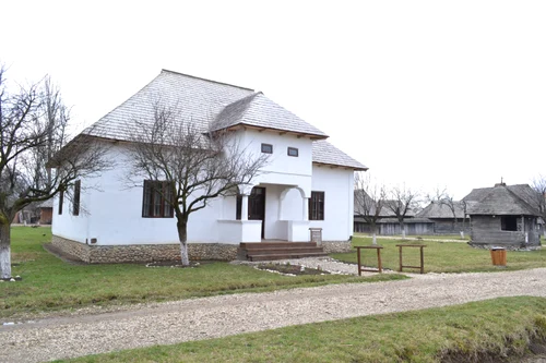 primaria sateasca harsesti foto muzeul golesti jpeg