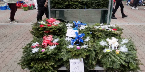 craciunul 2024, preturi in piata slatina brazi, aranjamente si legume   foto alina mitran (8) jpg