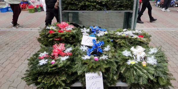 craciunul 2024, preturi in piata slatina brazi, aranjamente si legume   foto alina mitran (8) jpg