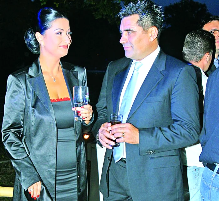 E măritată cu omul de afaceri Marcel Toader, din 2008