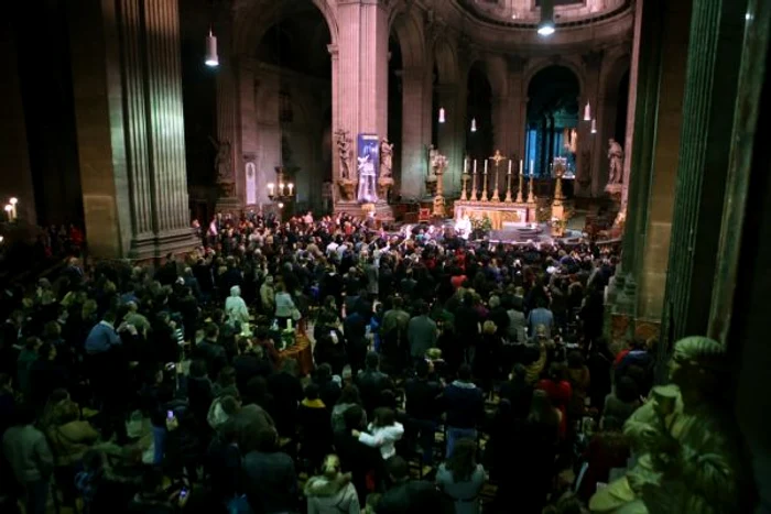 Stefan Hrusca a colindat si la Paris