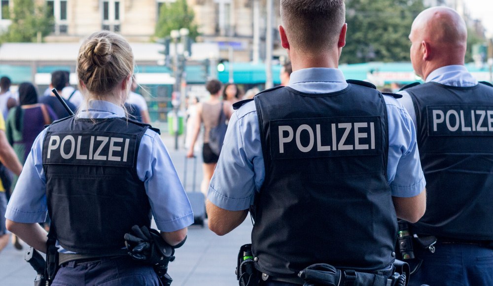 Ciocniri violente între poliție și protestatari la Essen, în Germania, aproape de congresul AfD VIDEO