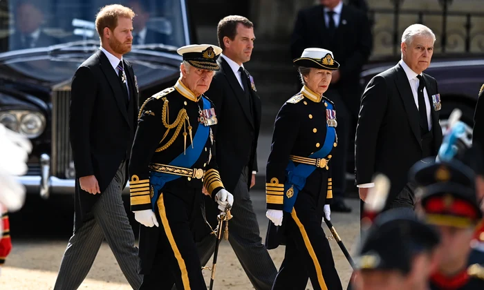 Harry, Charles, Peter Phillips, Anne, Andrew și Edward la înmormântarea Reginei în 2022, GettyImages jpg