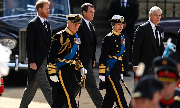 Harry, Charles, Peter Phillips, Anne, Andrew și Edward la înmormântarea Reginei în 2022, GettyImages jpg