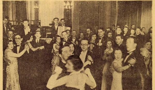 În noaptea de Revelion. Fotografie publicată de Ilustrațiunea Română, la 6 ianuarie 1932 (© Institutul de Studii Sud-Est Europene)