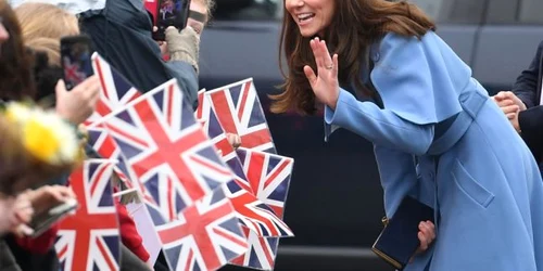 Catherine ducesă de Cambridge se întâlneşte cu simpatizanţii la CineMagic din cadrul Braid Arts Centre în Ballymena Irlanda de Nord FOTO Guliver / Getty Images / Jeff J Mitchell