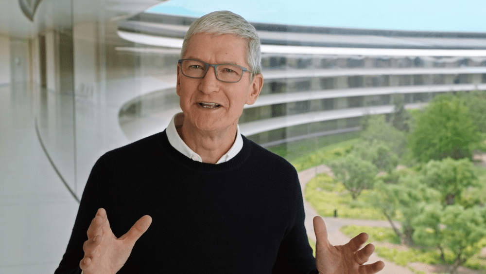 Apple îi reduce cu 40% salariul lui Tim Cook. Ce sumă va încasa în 2023