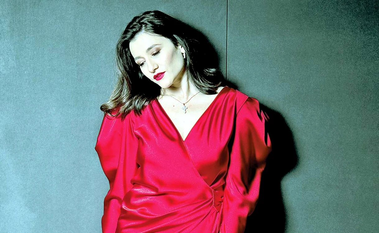 ”Burlăciţa” Claudia s-a reinventat, după despărţirea de Gabi, revenind pe plan artistic cu piesa ”Tată de duminică”