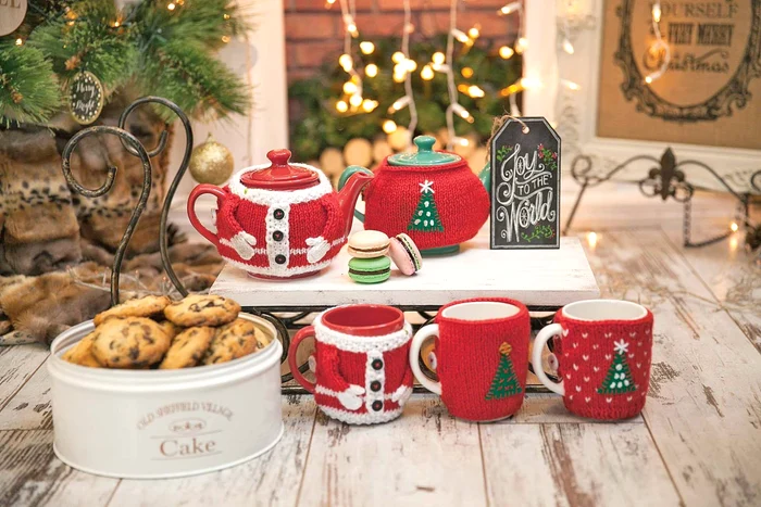 Ceainic şi ceşti, “îmbrăcate” pentru Crăciun