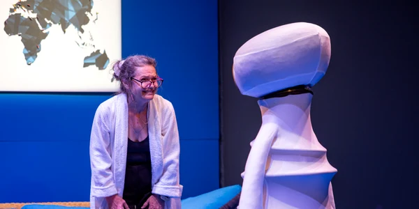 teatru robott jpg