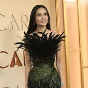 Ținută Oscar 2 jpg