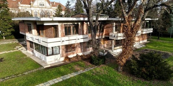 vila Internaţional 02 foto FB  Alfred Simonis jpg