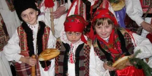 Copiii reînvie tradițiile an de an