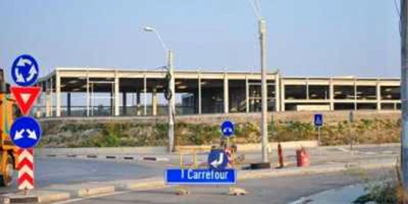 Inaugurarea Carrefour-Deva a fost amânată pentru la anul