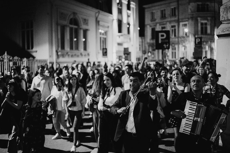UNFINISHED, festivalul multidisciplinar ce are loc în România, unde plătești cu timp pentru a participa