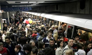 aglomeratie la metrou si circulatie ingreunata pe m2 jpeg