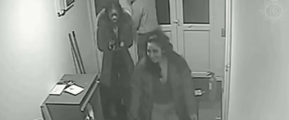 Bărbat ucis după ce a invitat acasă două femei pe care le-a cunoscut online VIDEO