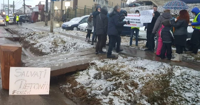 sicriu protest valea lupului