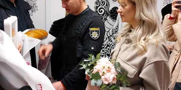 casatorie intr-un adapost antibomba din Odesa foto Facebook