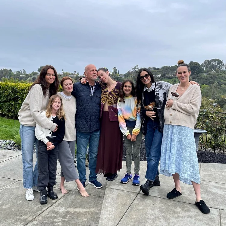 Pe 19 martie 2022, de ziua lui, alături de întreaga lui familie (Foto: Instagram)