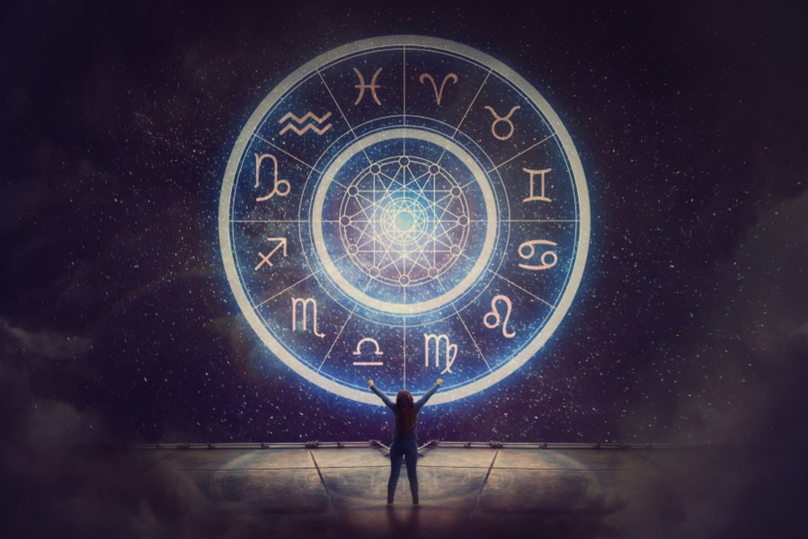 Horoscop sâmbătă, 23 august. Sfat important pentru Balanțe. Taurii au motive de bucurie