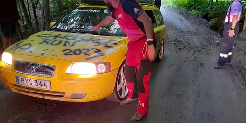 turisti blocati in munti foto salvamont jpeg